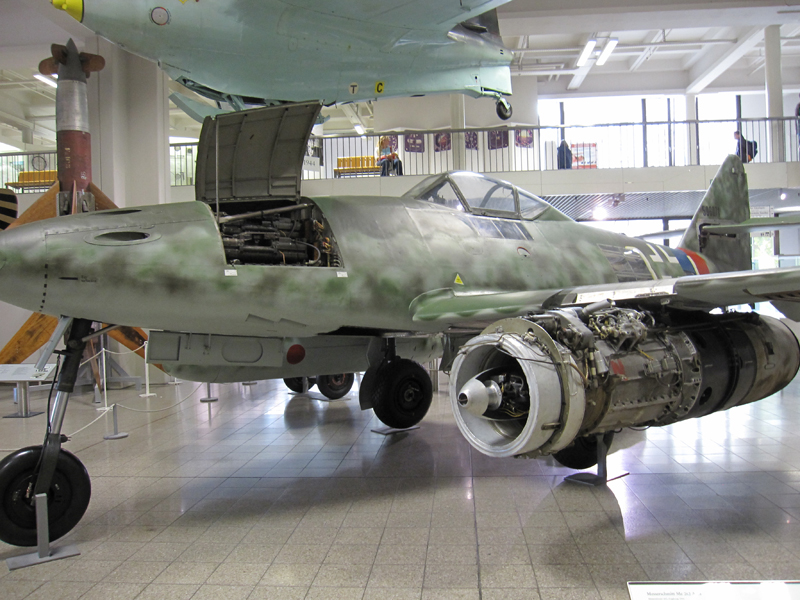 Illustration for article titled Me-262: The First Jet Fighter To Make a Diffrence